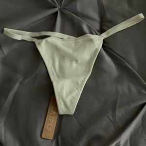NWT XXS SKIMS bone t string thong